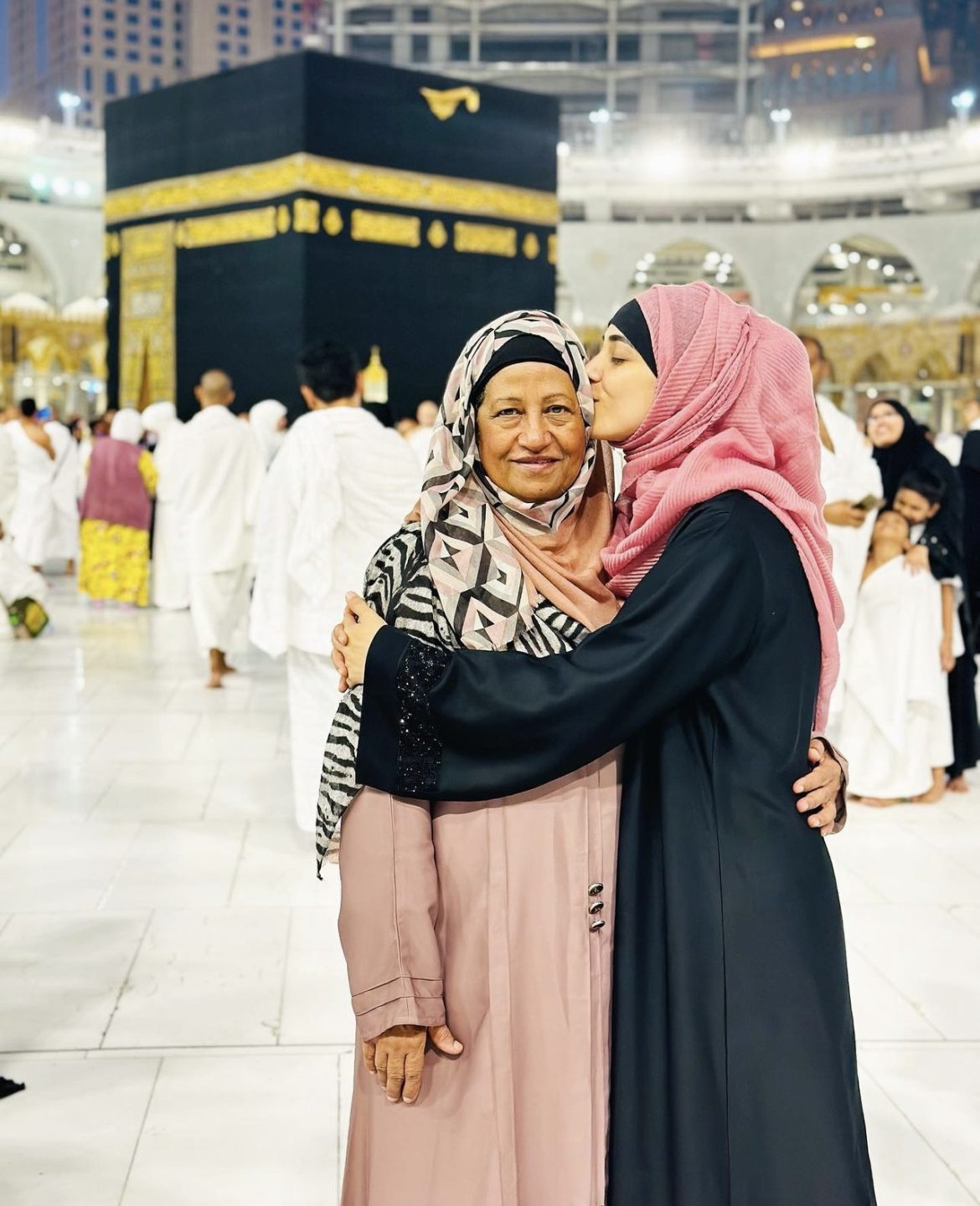 Maya Ali and family perform Umrah