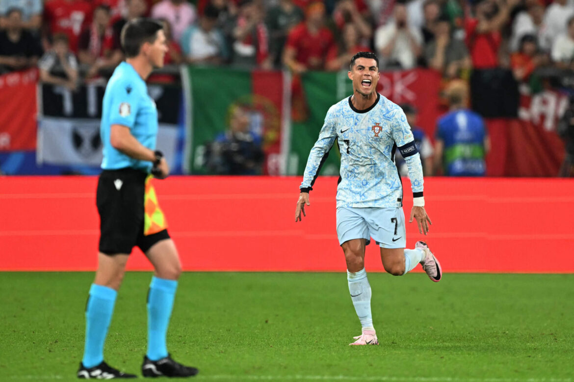 Ronaldo's angry reaction over early substitution defended by ex-teammate