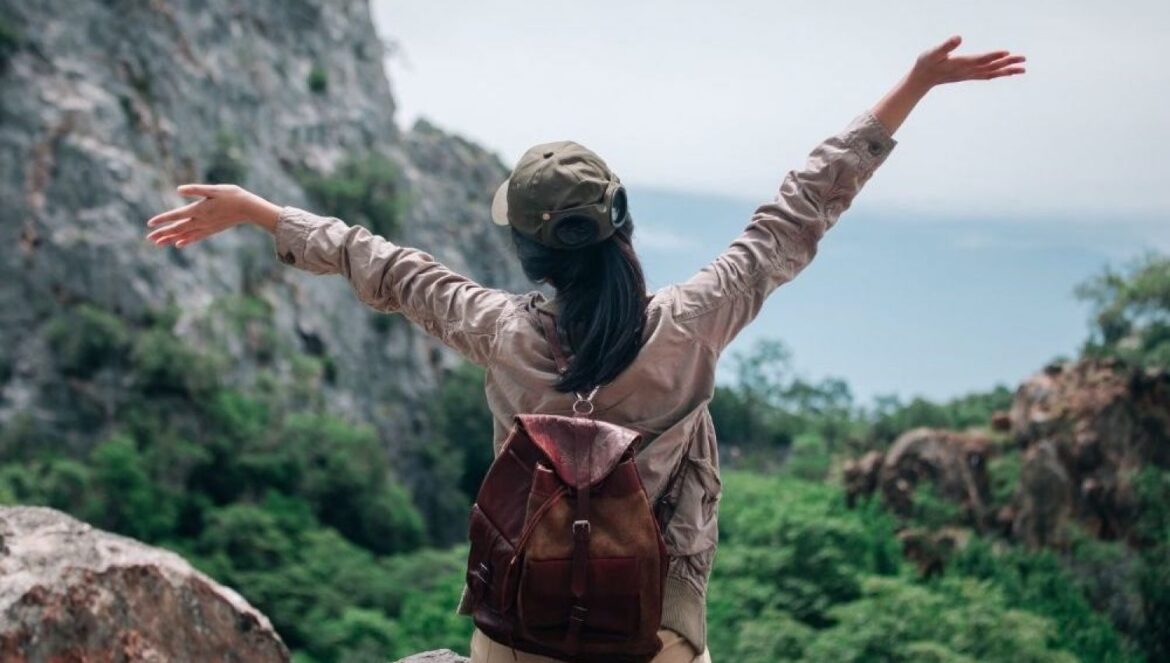 Travelling Alone: Solo Travel Tips - HostelPass