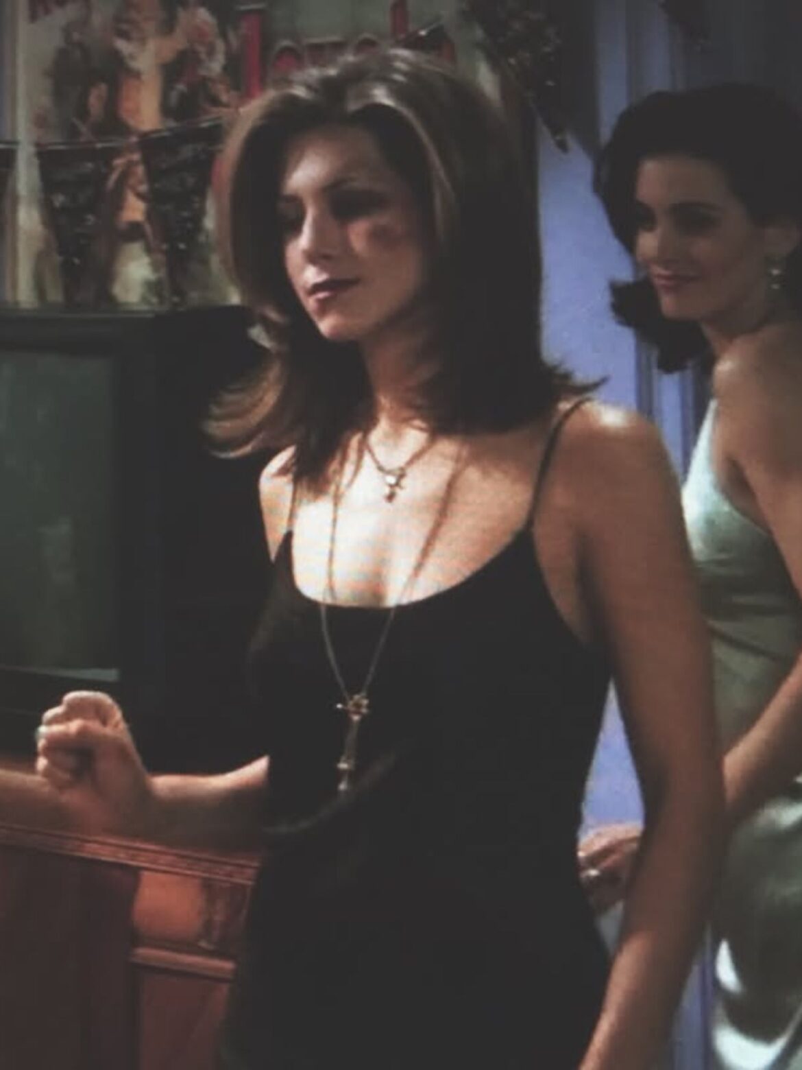 11 Rachel Green Outfits from 'Friends' for Spring and Beyond