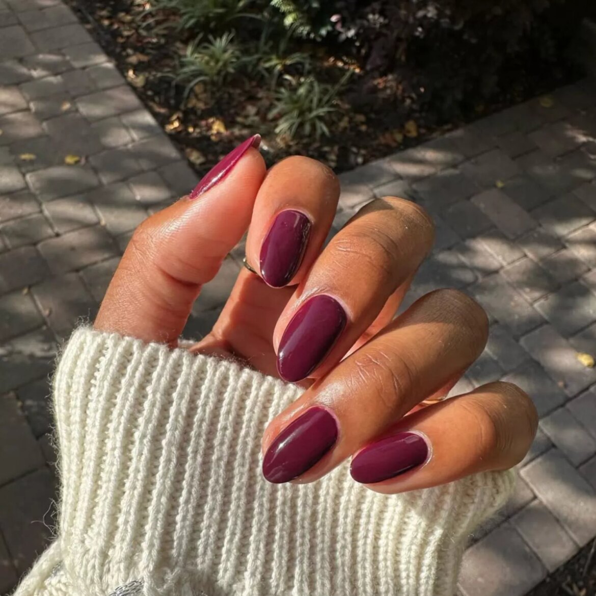 Deep berry nails