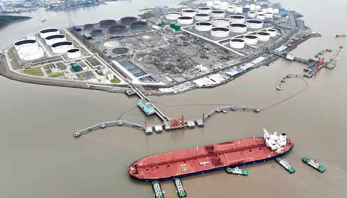 China state oil majors ‘suspend’ Russian oil buys due to An aerial view shows tugboats helping a crude oil tanker to berth at an oil terminal, off Waidiao Island in Zhoushan, Zhejiang province, China, July 18, 2022. — Reuters