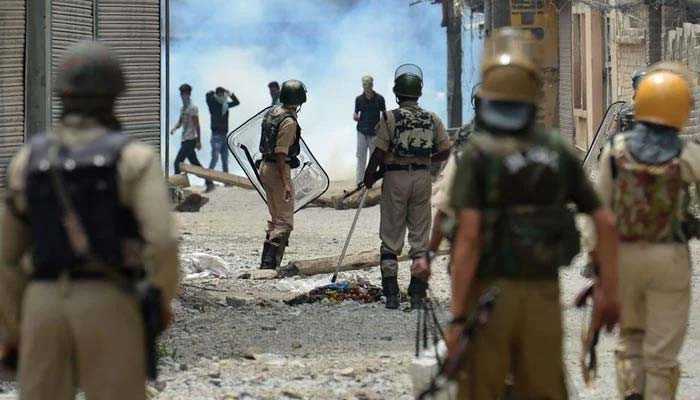 On Kashmir Black Day, President, PM urge global action on This undated image shows Kashmiri protestors clash with Indian police in Srinagar. — AFP/File