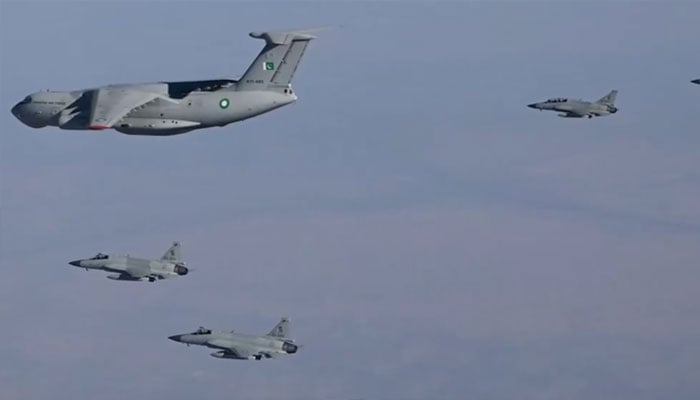 PAF’s JF-17 Thunder Block-III fighter jets reach Azerbaijan for combat Pakistan Air Forces JF-17 Thunder Block-III fighter jets on their way to Azerbaijan to take part in Indus Shield Alpha. — Screengrab X@DGPR_PAF