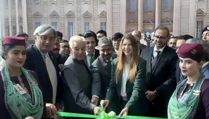 PIA resumes UK flights after five-year ban Defence Minister Khawaja Asif and British High Commissioner Jane Marriott inaugurate PIA flight resumption to the UK on October 25, 2025. — ScreengrabviaPTV News