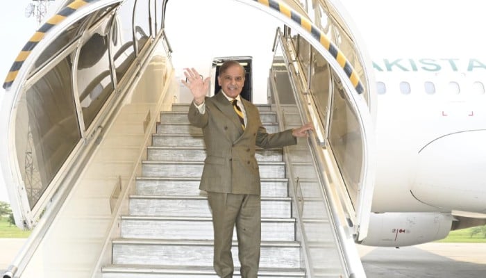 PM Shehbaz leaves for Saudi Arabia to attend FII9 summit Prime Minister Shehbaz Sharif leaves for Riyadh, Saudi Arabia, to attend the Ninth Edition of the Future Investment Initiative, on Oct 27, 2025, — X/GovtofPakistan