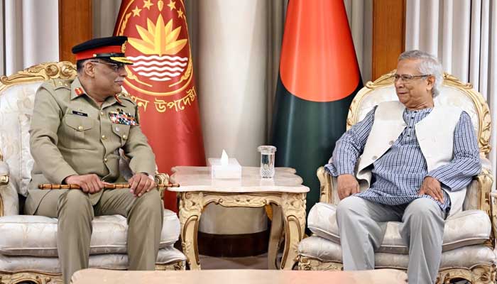 Pakistan, Bangladesh vow to expand military-to-military engagements Pakistans CJCSC General Sahir Shamshad Mirza (left) meets Bangladeshs Chief Adviser Muhammad Yunus on October 26, 2025. — XChiefAdviserGoB