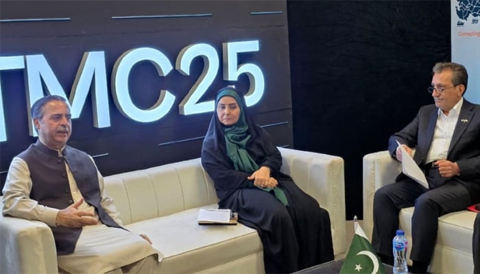 Pakistan, Iran pledge port-to-port cooperation to boost blue economy Federal Minister for Maritime Affairs, Muhammad Junaid Anwar Chaudhry talking to Irans Minister for Roads and Urban Development, Farzaneh Sadegh who called on him in Islamabad, October 25, 2025. — APP