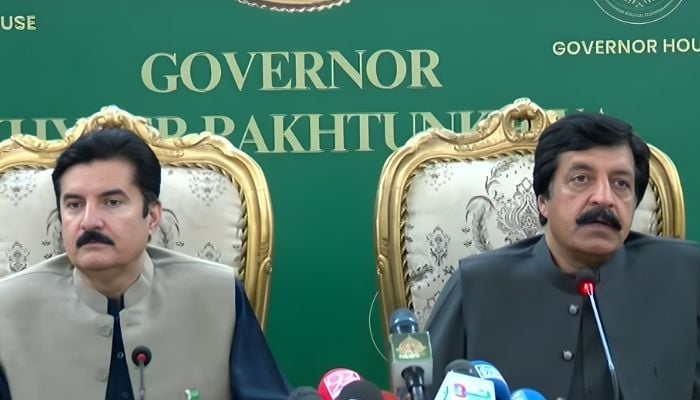 Punjab governor on PPP-PML-N alliance Governor Punjab Sardar Saleem Haider Khan addresses joint presser with KP Governor Faisal Karim Kundi in Peshawar on October 24, 2025. — Screengrab Geo News