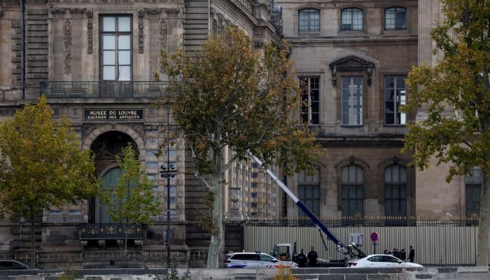 Thieves steal priceless jewels from Paris’ Louvre in brazen daylight Police officers work next to a crane and a window believed to have been used in what the French Interior Ministry said was a robbery at the Louvre museum during which jewellery was stolen, in Paris, France, October 19, 2025. — Reuters
