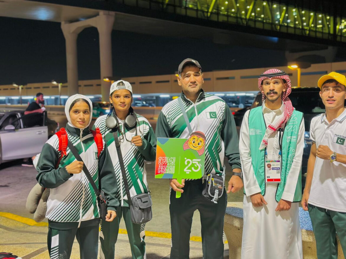 Pakistan boxing squad for Islamic Solidarity Games 2025, Fatima is second from left. PHOTO COURTESY: PBF