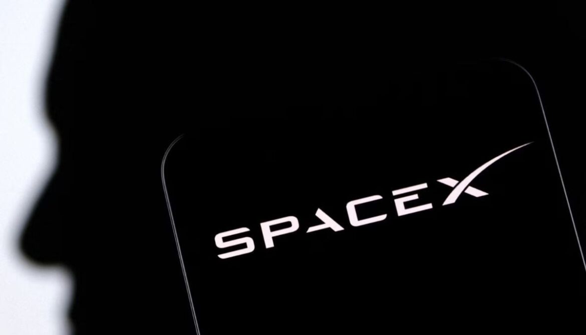SpaceX sets $800 billion valuation in insider share deal ahead of 2026 IPO