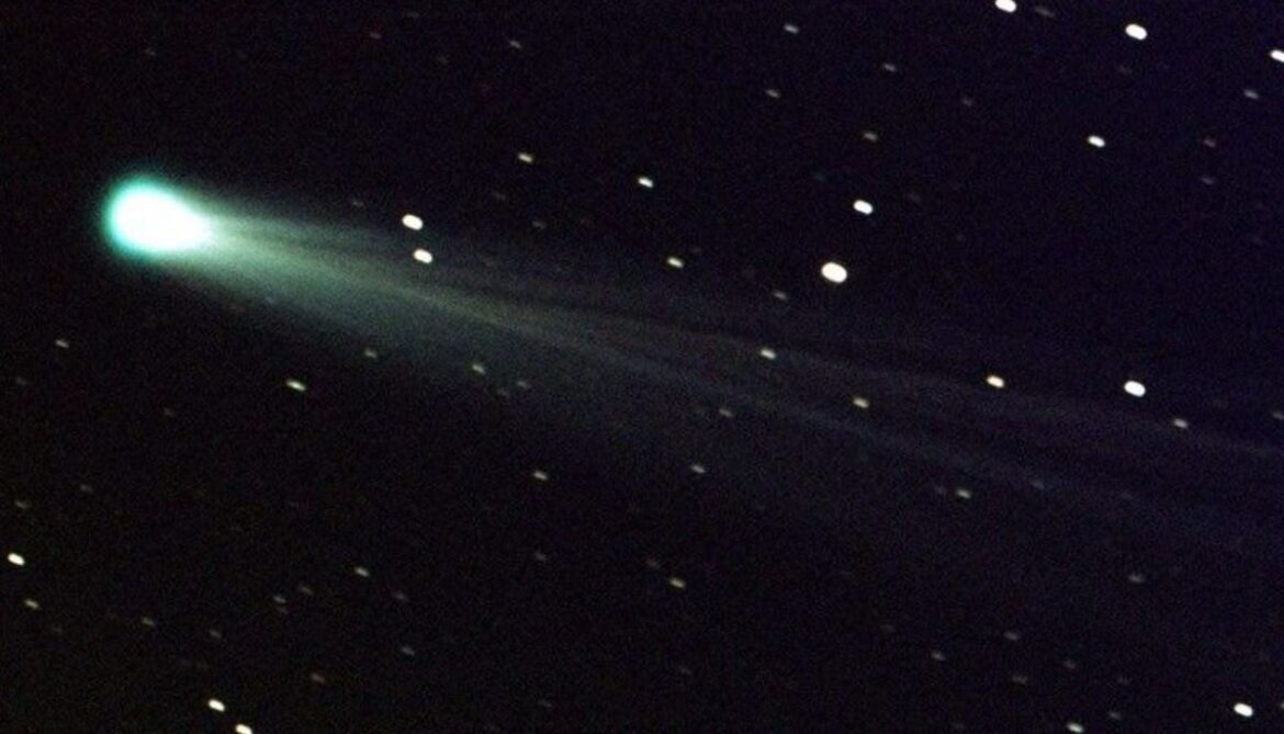 Bright green comet C/2024 E1 nears closest approach before leaving solar system