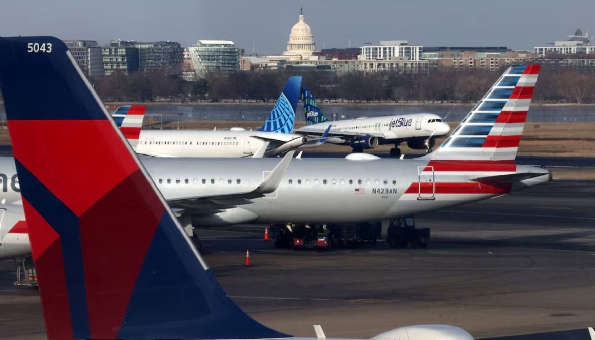 Oil surge tests US airlines, opens door for industry shakeout