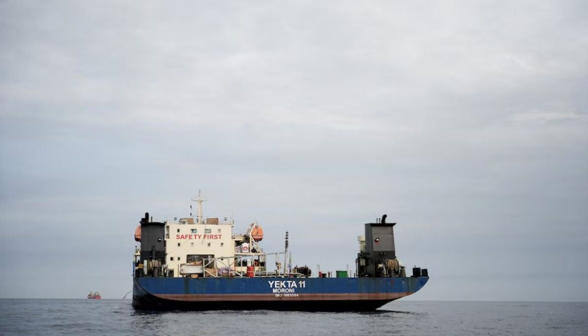 Oil surges above $100, stocks slide as Trump announces Strait of Hormuz blockade