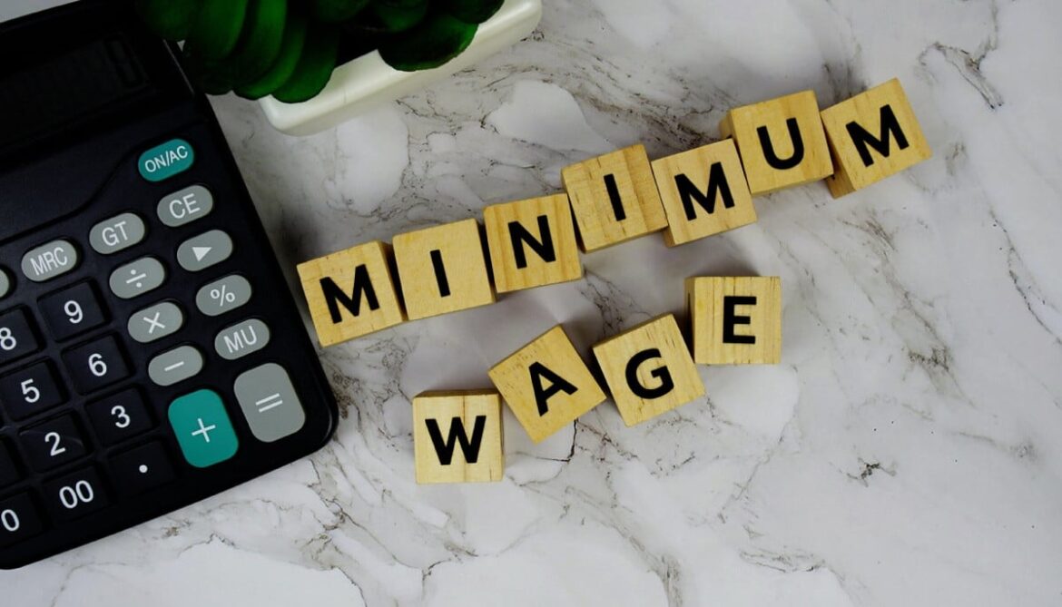 Federal minimum wage could rise to $25 under new proposal aimed at tackling rising living costs