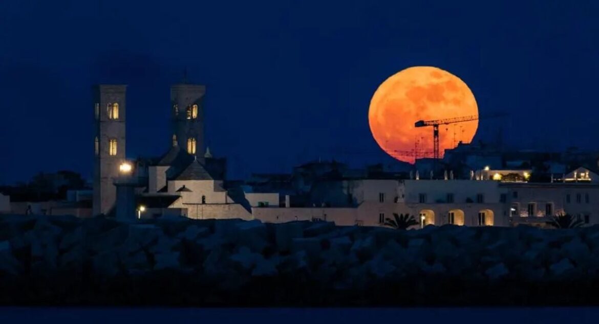 Flower Moon meets Blue Moon: May 2026 to feature rare lunar spectacle–When &amp; where to watch 