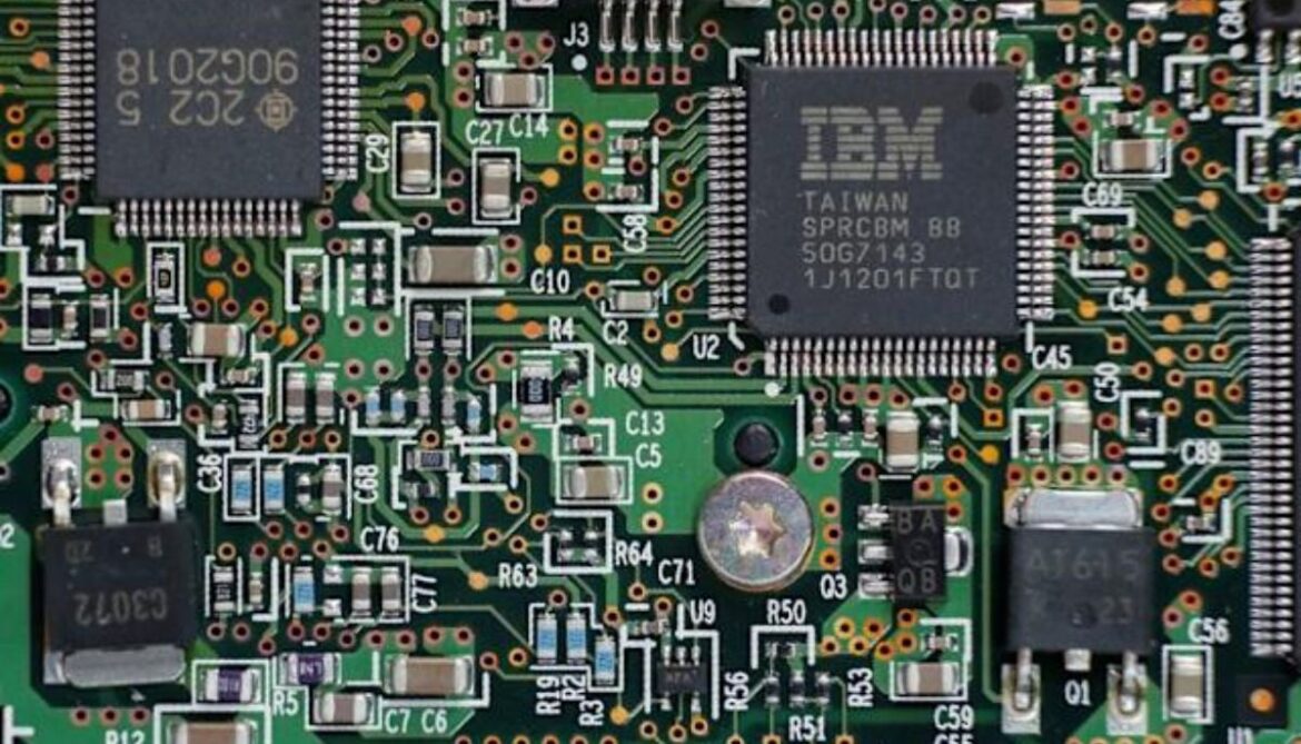 Why does the Trump administration want to award $2 billion to quantum computing firms?