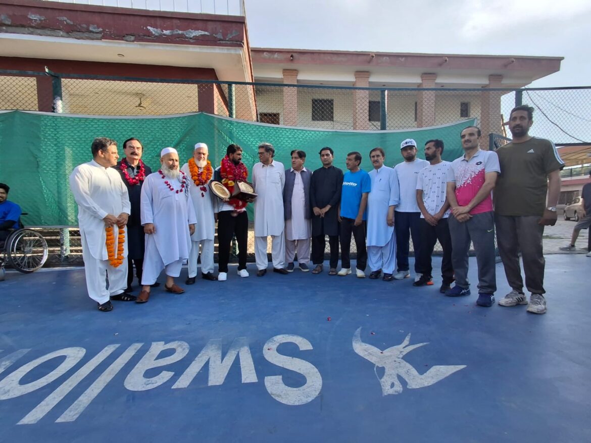 Young tennis star honoured after ending 25-year ITF title drought for Pakistan